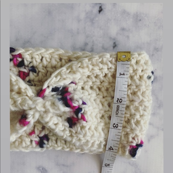 Handmade Crochet Sprinkle Merino Wool Earwarmer - Picture 5 of 5